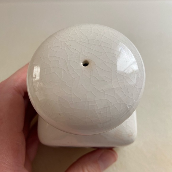 Vintage Ceramic Salt & Pepper Shaker Set - Picture 7 of 14